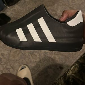 I bought this but thay are too small I just need this gone thay are brand new